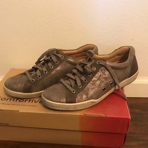 Comfortiva sneakers